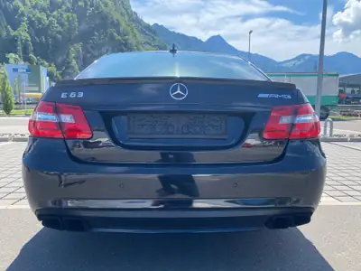 Mercedes-Benz E 63 AMG — Berline haute performance, 525 ch et boîte 7G-Tronic — Armaturenbrett
