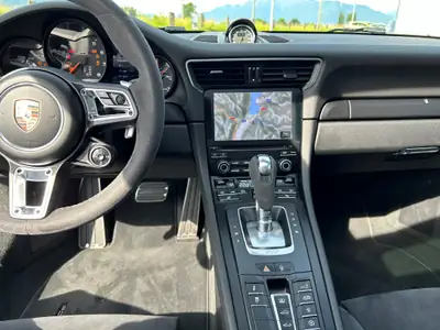 Porsche 911 Carrera 4 GTS PDK — Coupé sportif allemand, 450 ch, seulement 36 000 km — Miniatur 9