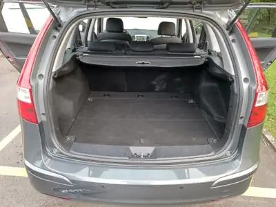 Hyundai i30 Wagon 1.6 CRDi — Diesel économique, 177 500 km, sans sinistre — Detail