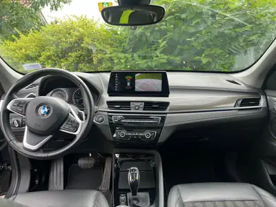 BMW X1 xDrive 20i xLine — SUV compact premium 4x4, toit panoramique ouvrant — Thumbnail 11