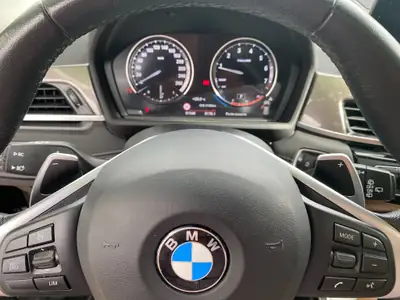 BMW X1 xDrive 20i xLine — SUV compact premium 4x4, toit panoramique ouvrant — Thumbnail 14