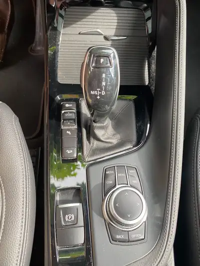 BMW X1 xDrive 20i xLine — SUV compact premium 4x4, toit panoramique ouvrant — Thumbnail 16