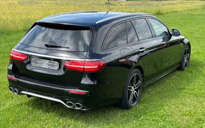 Mercedes-Benz E 53 AMG 4Matic — Break haute performance, 435 ch et seulement 75 000 km — Heckansicht