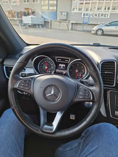 Mercedes-Benz GLE 350 d 4Matic — SUV premium diesel, entretien gratuit inclus — Thumbnail 8