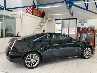 Cadillac CTS-V Coupé 6.2 V8 — Muscle car américain 565 ch, sans accident — Miniature 9