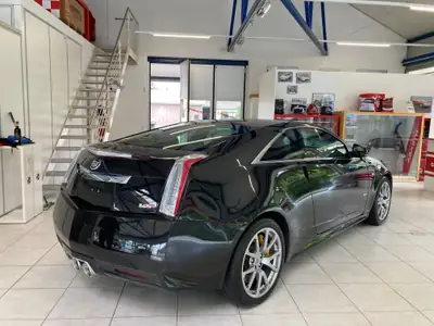 Cadillac CTS-V Coupé 6.2 V8 — Muscle car américain 565 ch, sans accident — Miniature 10