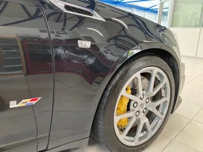 Cadillac CTS-V Coupé 6.2 V8 — Muscle car américain 565 ch, sans accident — Miniature 13