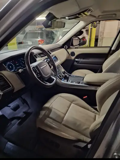 Land Rover Range Rover Sport 3.0 SDV6 SE Dynamic — SUV Premium Robuste, Entretien Impeccable — côté