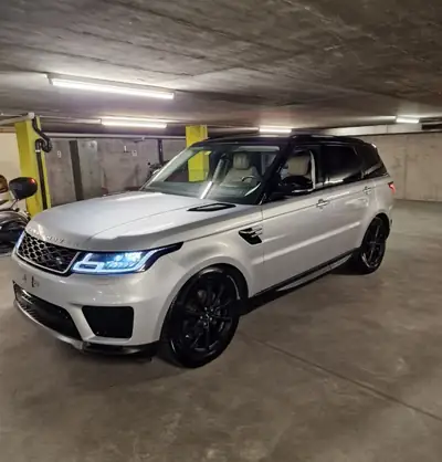 Land Rover Range Rover Sport 3.0 SDV6 SE Dynamic — SUV Premium Robuste, Entretien Impeccable — vue extérieure