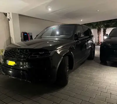 Land Rover Range Rover Sport P400e — SUV hybride rechargeable, 11'000 km seulement — détail