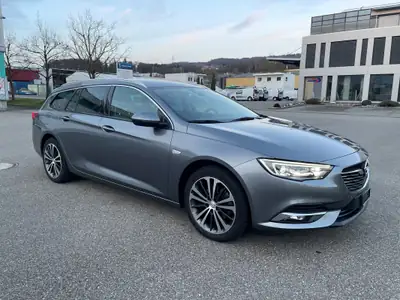 Opel Insignia Sports Tourer 1.6 CDTI — Monospace élégant, motorisation diesel économe — vista posteriore