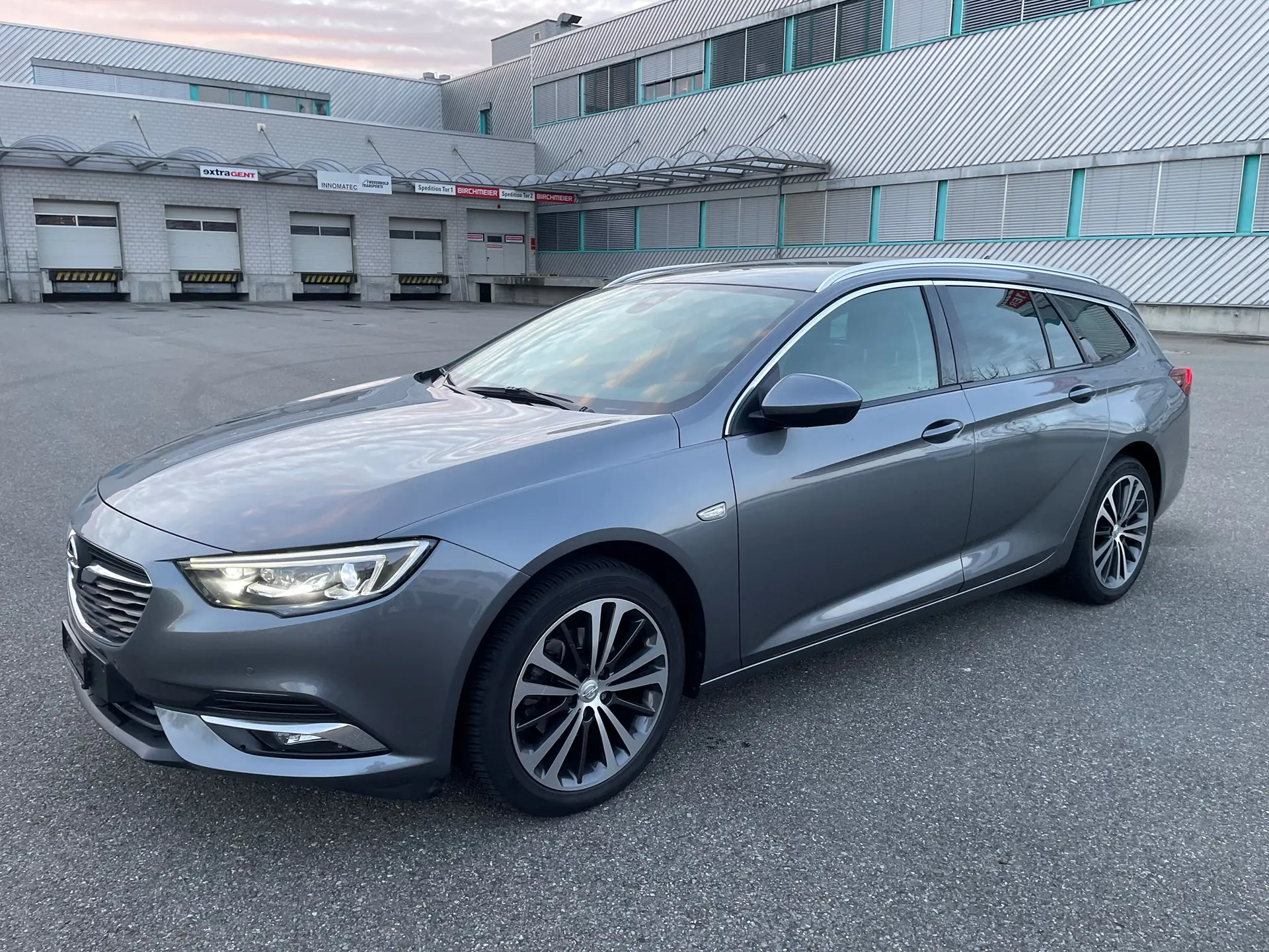 Opel Insignia Sports Tourer 1.6 CDTI — Monospace élégant, motorisation diesel économe