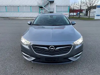 Opel Insignia Sports Tourer 1.6 CDTI — Monospace élégant, motorisation diesel économe — interni
