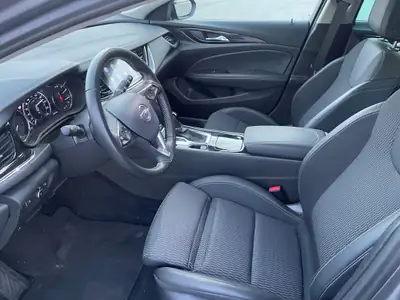 Opel Insignia Sports Tourer 1.6 CDTI — Monospace élégant, motorisation diesel économe — Miniatura 8