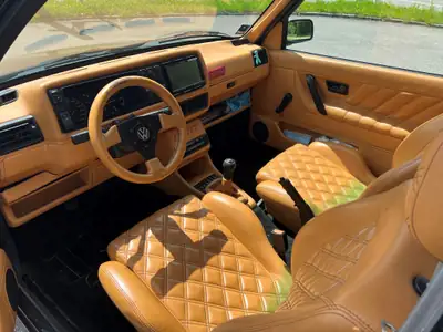 VW Golf GTI G60 1991 — Légendaire sportive des années 90, homologuée avec modifications — interni