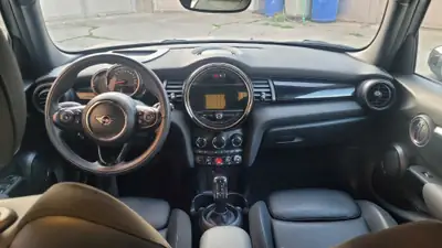 MINI Cooper Steptronic DKG — Citadine dynamique, 42'000 km seulement — Detail