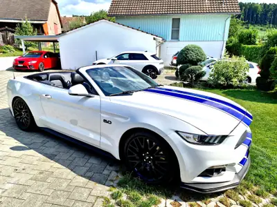 Ford Mustang Convertible 5.0 GT — Cabriolet V8 légendaire, son Remus et suspension abaissée — Miniature 8