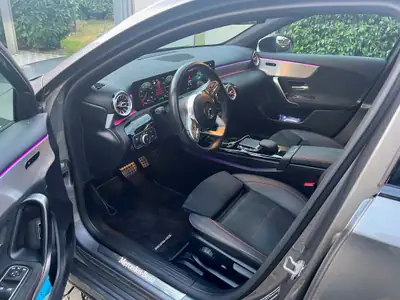 Mercedes-Benz A 250e AMG Line — Berline hybride rechargeable, 89 000 km, sans sinistre — intérieur
