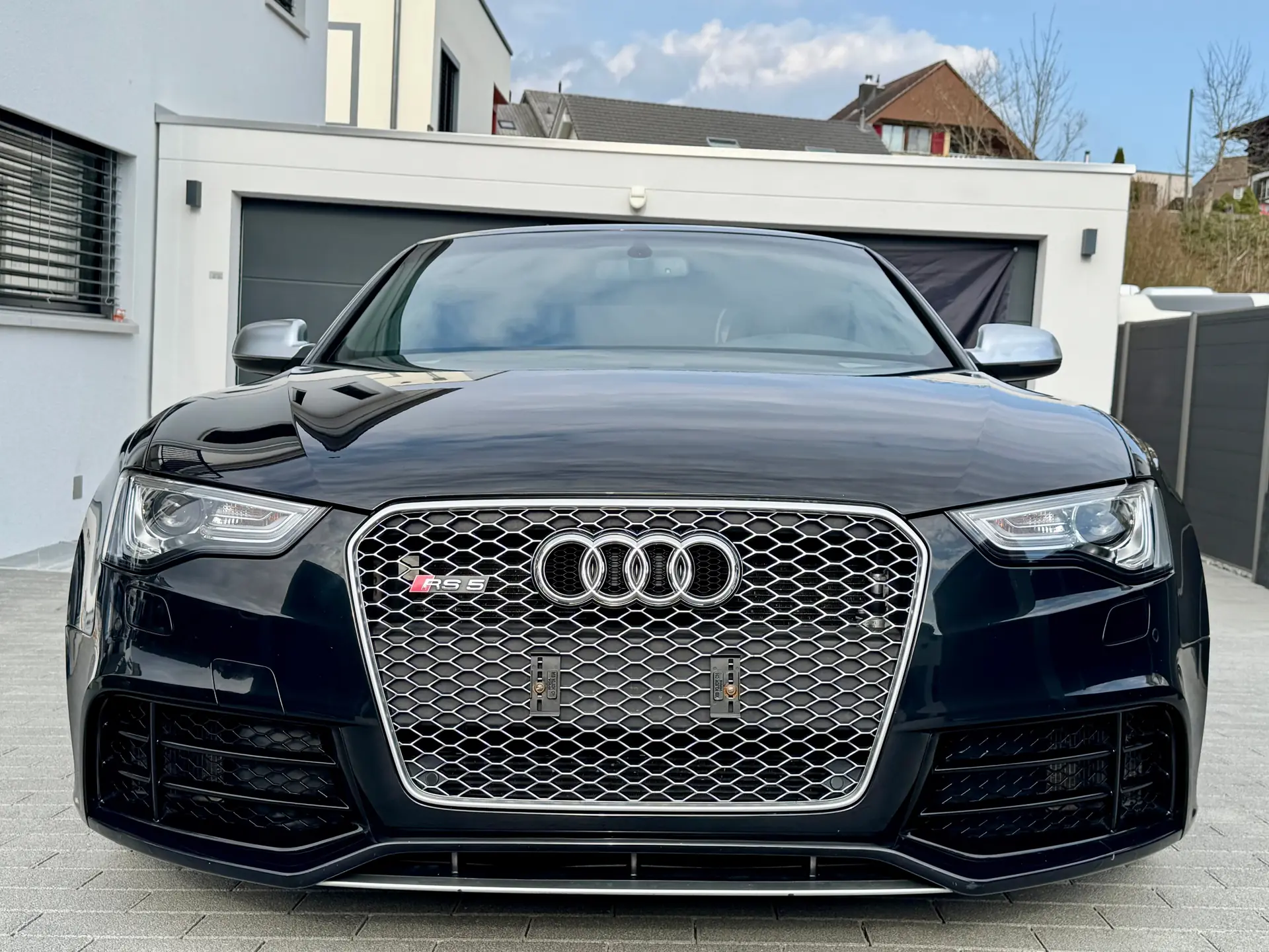 Audi RS5 Coupé 4.2 FSI — 450 ch, design noir intégral, propulsion quattro