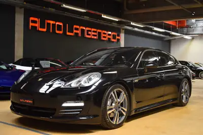 Porsche Panamera 4S — Berline sportive 400 ch, toit panoramique, navigation premium — vue extérieure