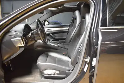 Porsche Panamera 4S — Berline sportive 400 ch, toit panoramique, navigation premium — Miniature 8