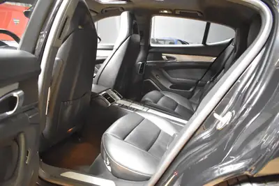 Porsche Panamera 4S — Berline sportive 400 ch, toit panoramique, navigation premium — Miniature 10