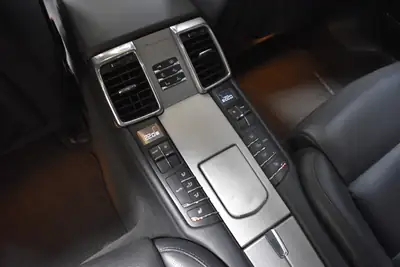 Porsche Panamera 4S — Berline sportive 400 ch, toit panoramique, navigation premium — Miniature 16