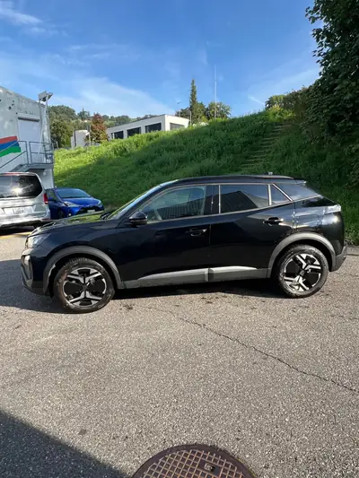 Peugeot 2008 1.2 PureTech Allure — SUV urbain économe, 54 000 km, révision à jour — Detail