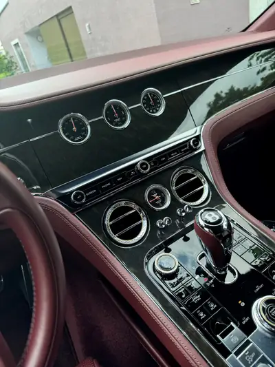 Bentley Continental GT 6.0 W12 — Grand tourer anglais d'exception, 100'000 km — intérieur
