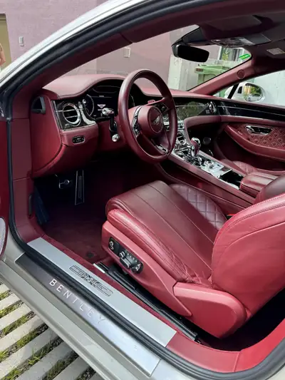 Bentley Continental GT 6.0 W12 — Grand tourer anglais d'exception, 100'000 km — tableau de bord
