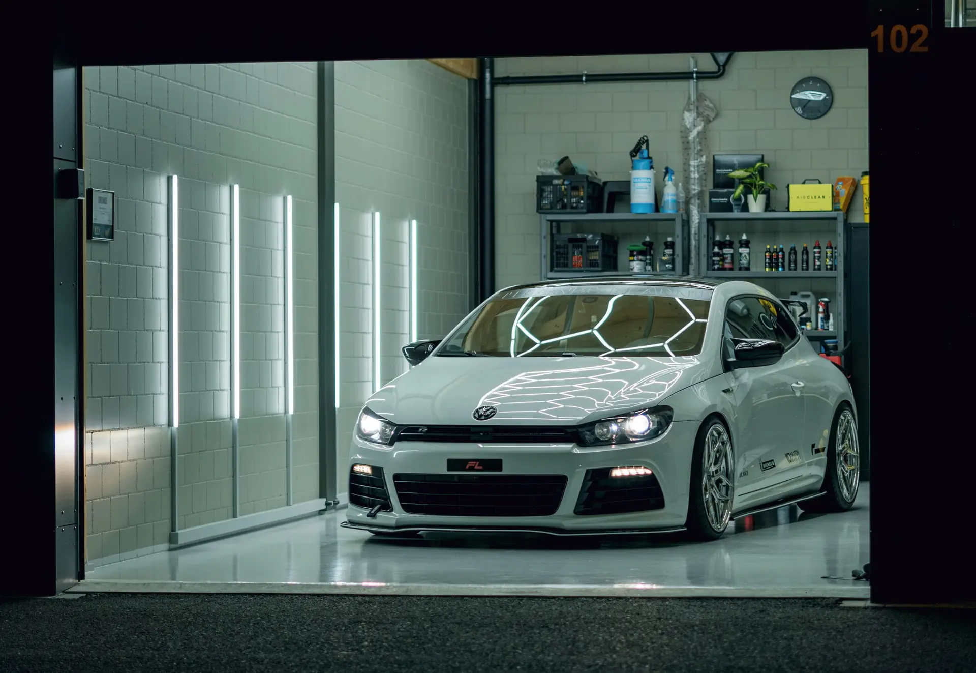 VW Scirocco 2.0 TSI R DSG — Coupé sportif 265 ch, sans accident, finition UNIKAT — vue extérieure