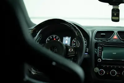 VW Scirocco 2.0 TSI R DSG — Coupé sportif 265 ch, sans accident, finition UNIKAT — Miniature 11