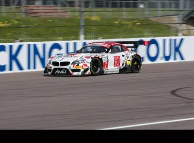 BMW Z4 GT3 2015 — Coupé sportif légendaire, 515 ch, quasi neuf à 6200 km — Außenansicht