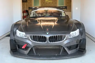 BMW Z4 GT3 2015 — Coupé sportif légendaire, 515 ch, quasi neuf à 6200 km — Innenraum