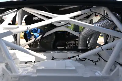 BMW Z4 GT3 2015 — Coupé sportif légendaire, 515 ch, quasi neuf à 6200 km — Miniatur 7
