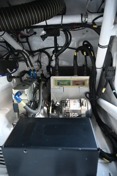 BMW Z4 GT3 2015 — Coupé sportif légendaire, 515 ch, quasi neuf à 6200 km — Miniatur 9