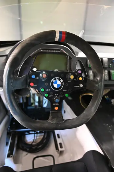 BMW Z4 GT3 2015 — Coupé sportif légendaire, 515 ch, quasi neuf à 6200 km — Miniatur 8