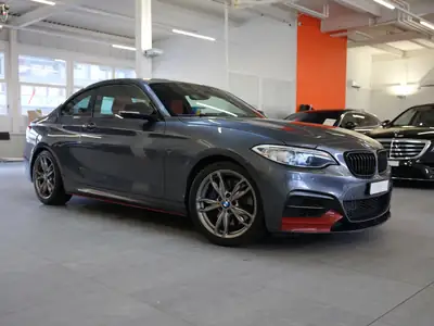 BMW M235i xDrive Coupé — Performance M avec extras carbone et 4 places — interior
