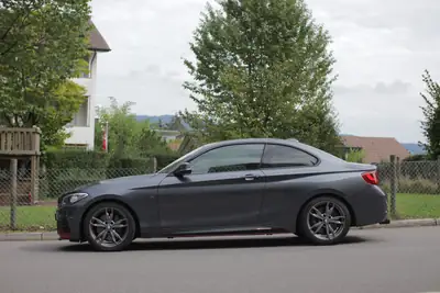 BMW M235i xDrive Coupé — Performance M avec extras carbone et 4 places — Thumbnail 10