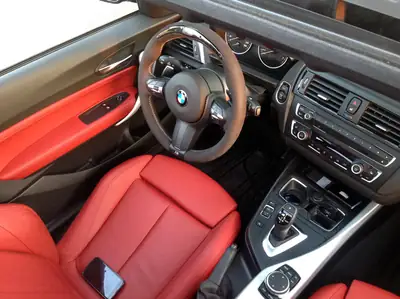 BMW M235i xDrive Coupé — Performance M avec extras carbone et 4 places — Thumbnail 12