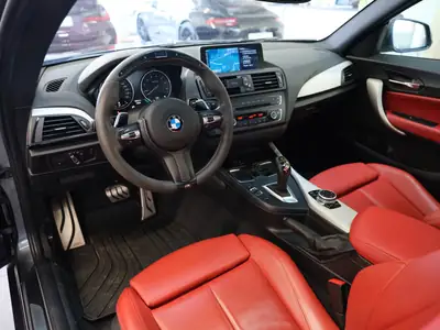 BMW M235i xDrive Coupé — Performance M avec extras carbone et 4 places — Thumbnail 17