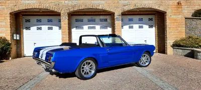 Ford Mustang Shelby 350 GT V8 390CV — Légende américaine cabriolet entièrement restaurée — Miniatur 12
