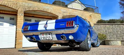 Ford Mustang Shelby 350 GT V8 390CV — Légende américaine cabriolet entièrement restaurée — Miniatur 11