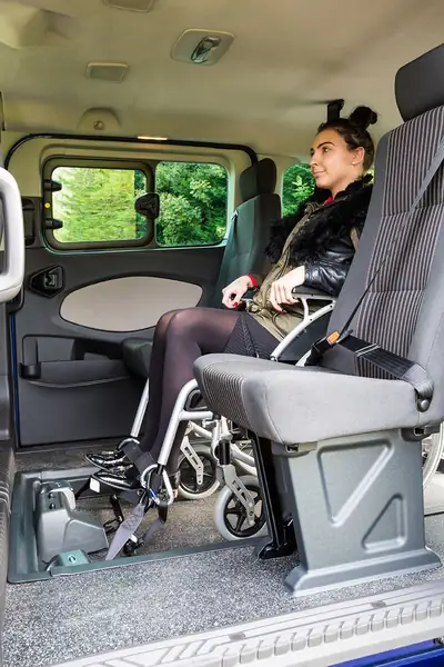 Ford Tourneo Custom Titanium L1 — Monospace familial spacieux, motorisation diesel efficace — détail