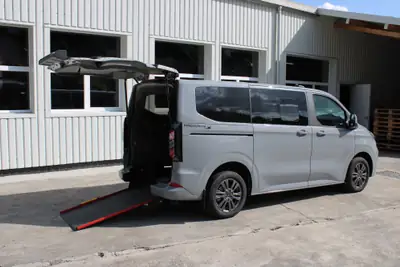 Ford Tourneo Custom Titanium L1 — Monospace familial spacieux, motorisation diesel efficace — intérieur