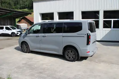 Ford Tourneo Custom Titanium L1 — Monospace familial spacieux, motorisation diesel efficace — Miniature 10