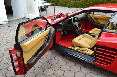 Ferrari Testarossa 512 — Légende des années 1980, Moteur V12 mythique — tableau de bord