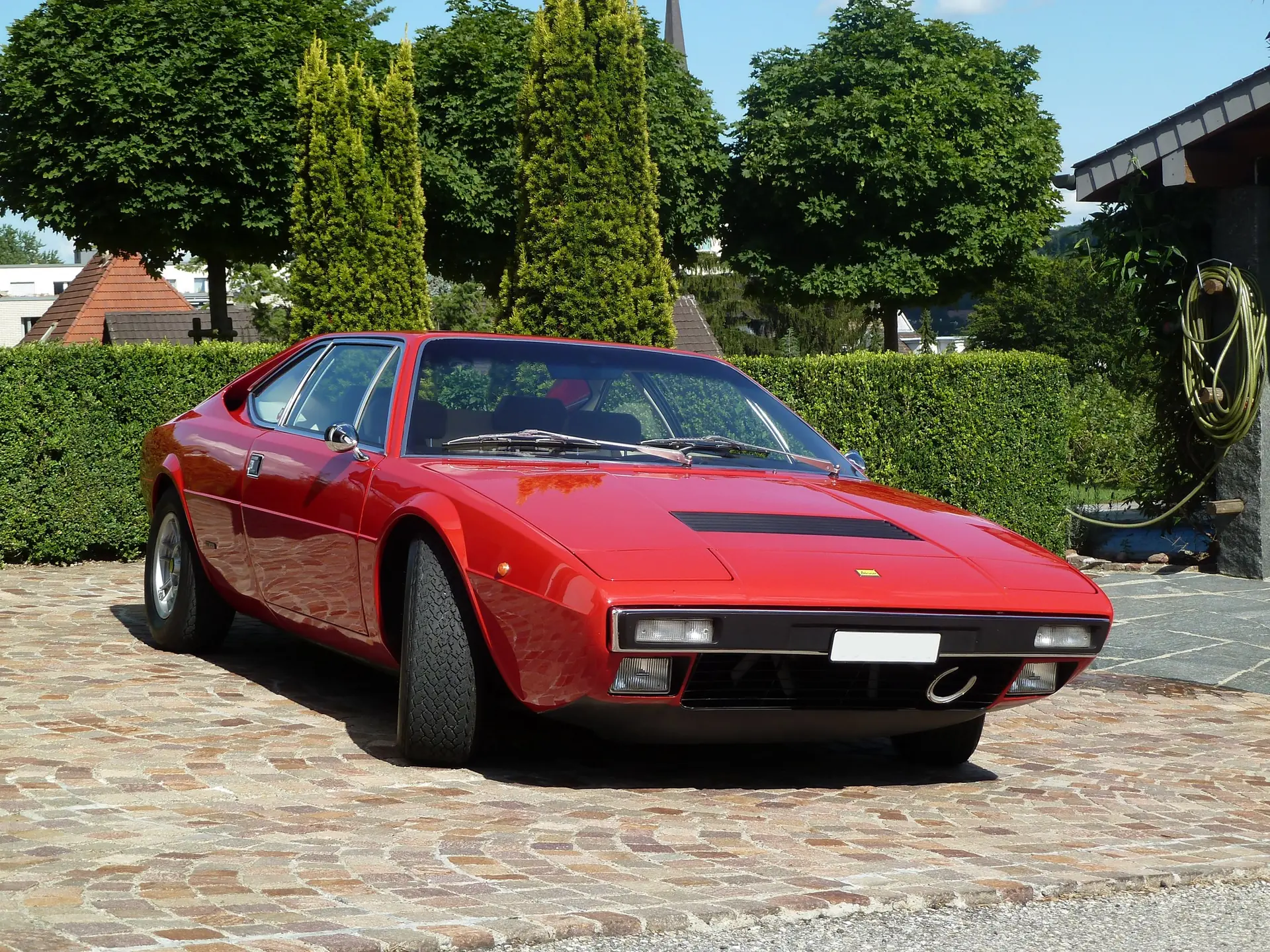 Ferrari 308 Dino GT4 Serie 1 1975 — Légende V8 rare, seulement 1'332 exemplaires produits — vista esterna