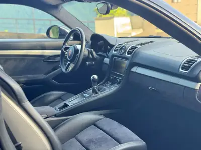 Porsche 718 Cayman GT4 — Coupé sportif 385 ch, boîte manuelle, 49'000 km — Miniature 7