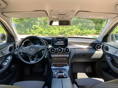 Mercedes-Benz C 400 Avantgarde 4Matic — Berline sport 333 ch, entretien impeccable — Seitenansicht